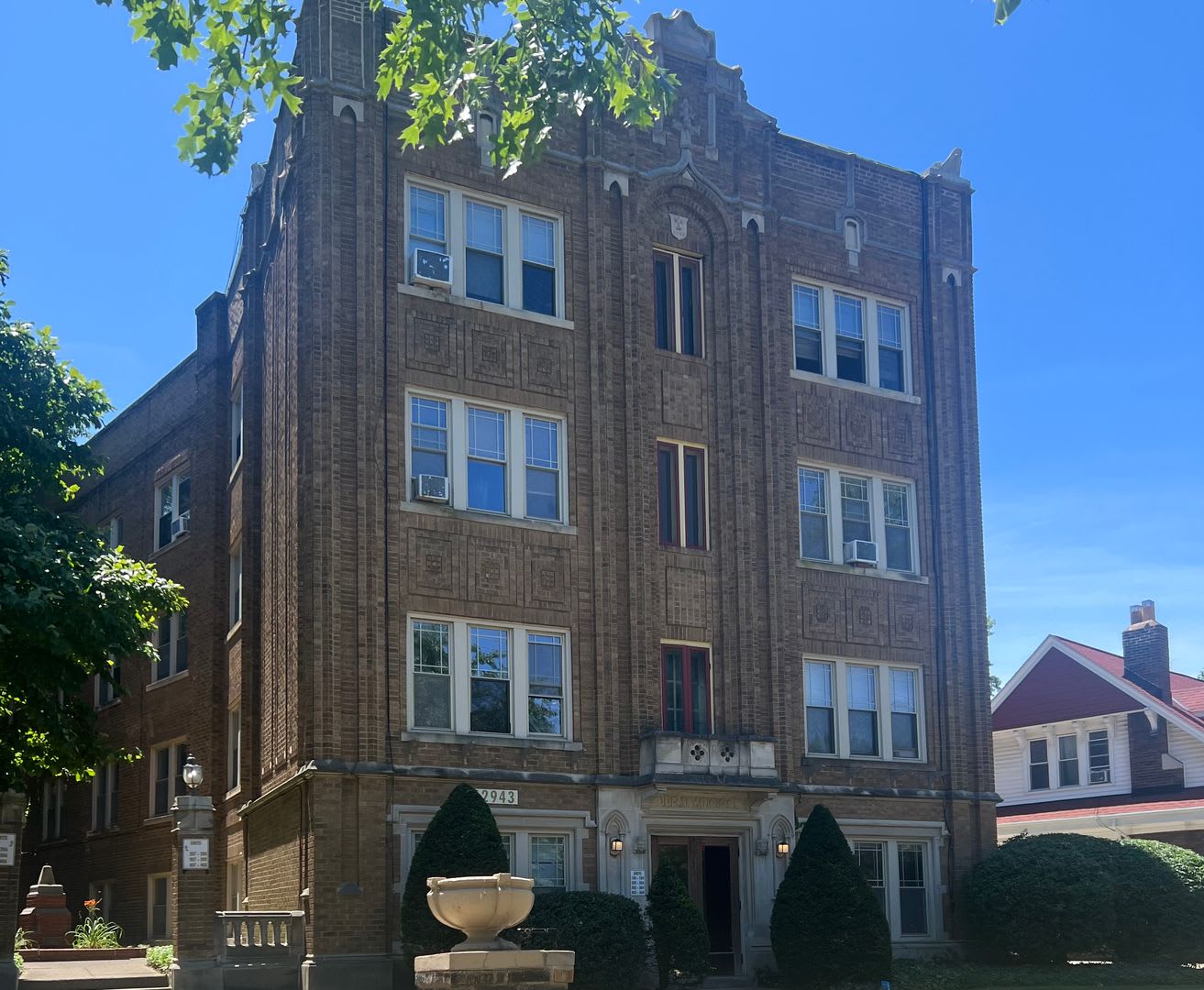Traymore Apartments – photo 1