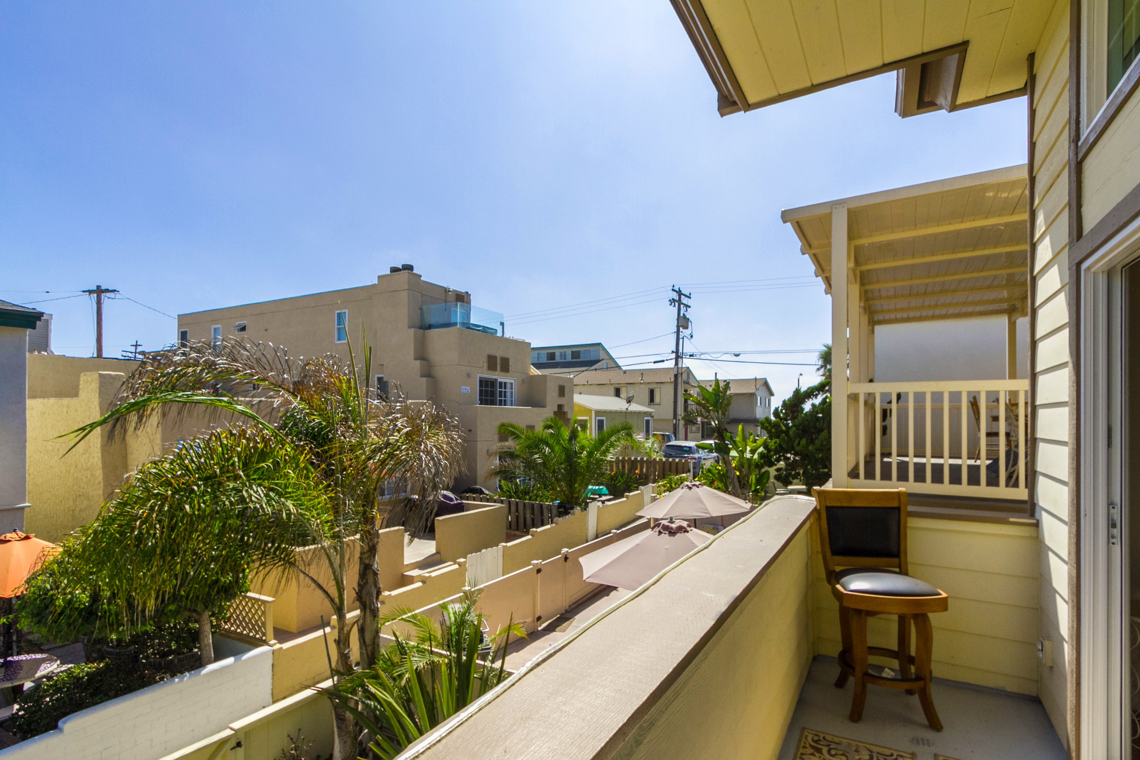 728 Jamaica Ct – photo 3