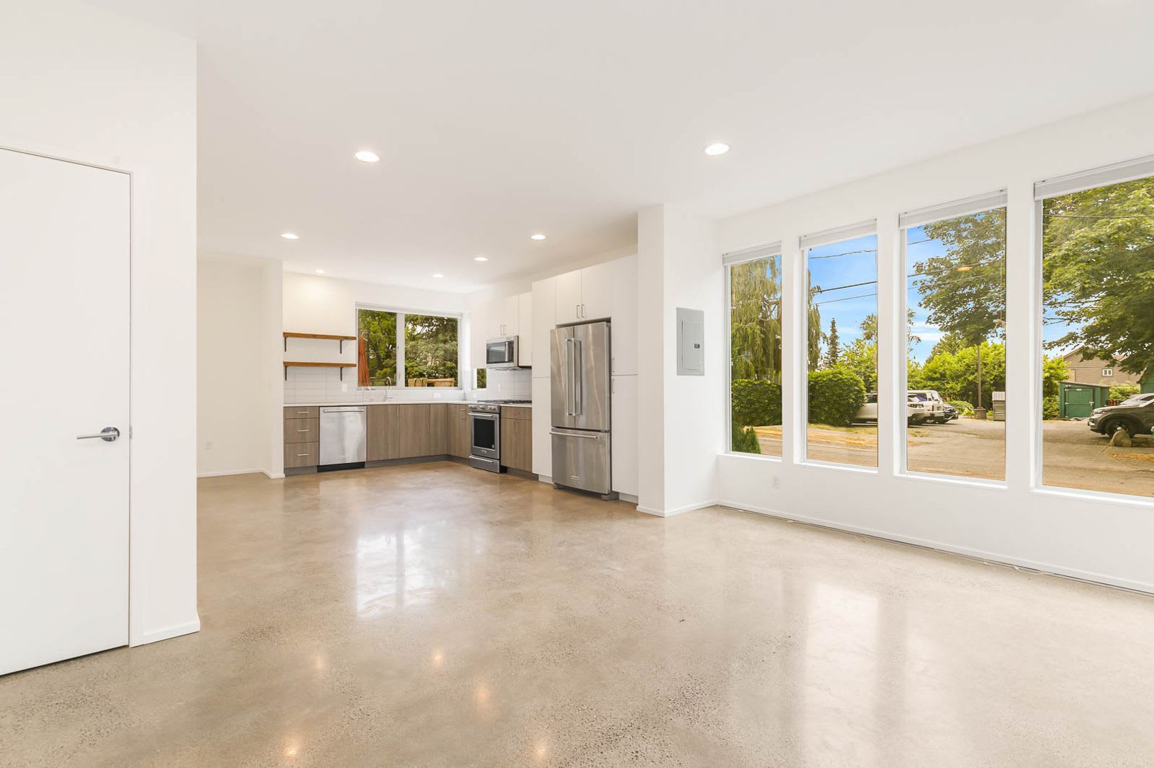 3 Bedroom Modern Industrial Townhome with City Views & Rooftop Oasis! MOVE IN READY! – photo 4