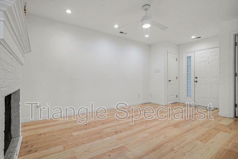 3555 Mill Run – photo 3