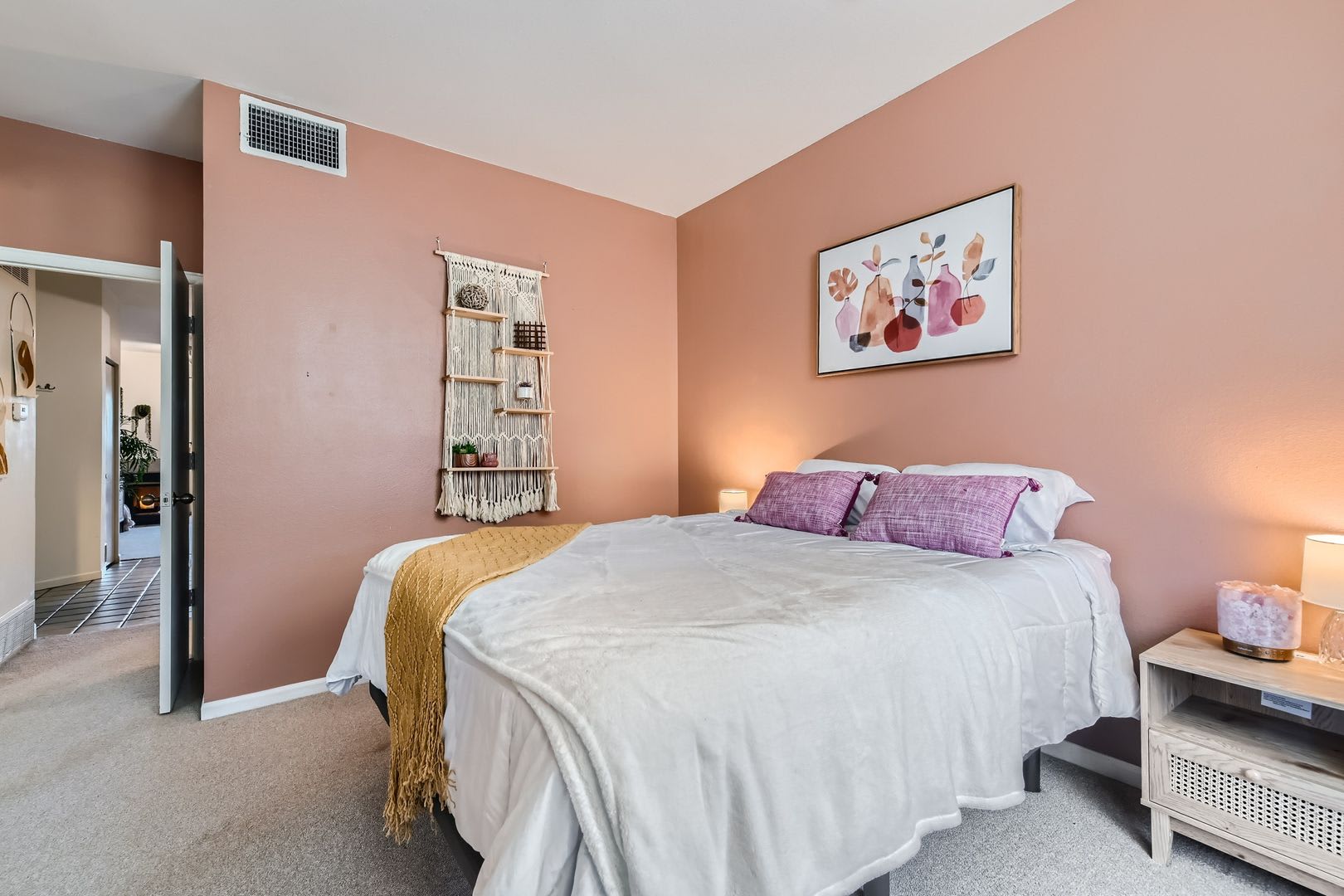 Urban Oasis: Cozy Furnished 1 BDR in Boulder – photo 3