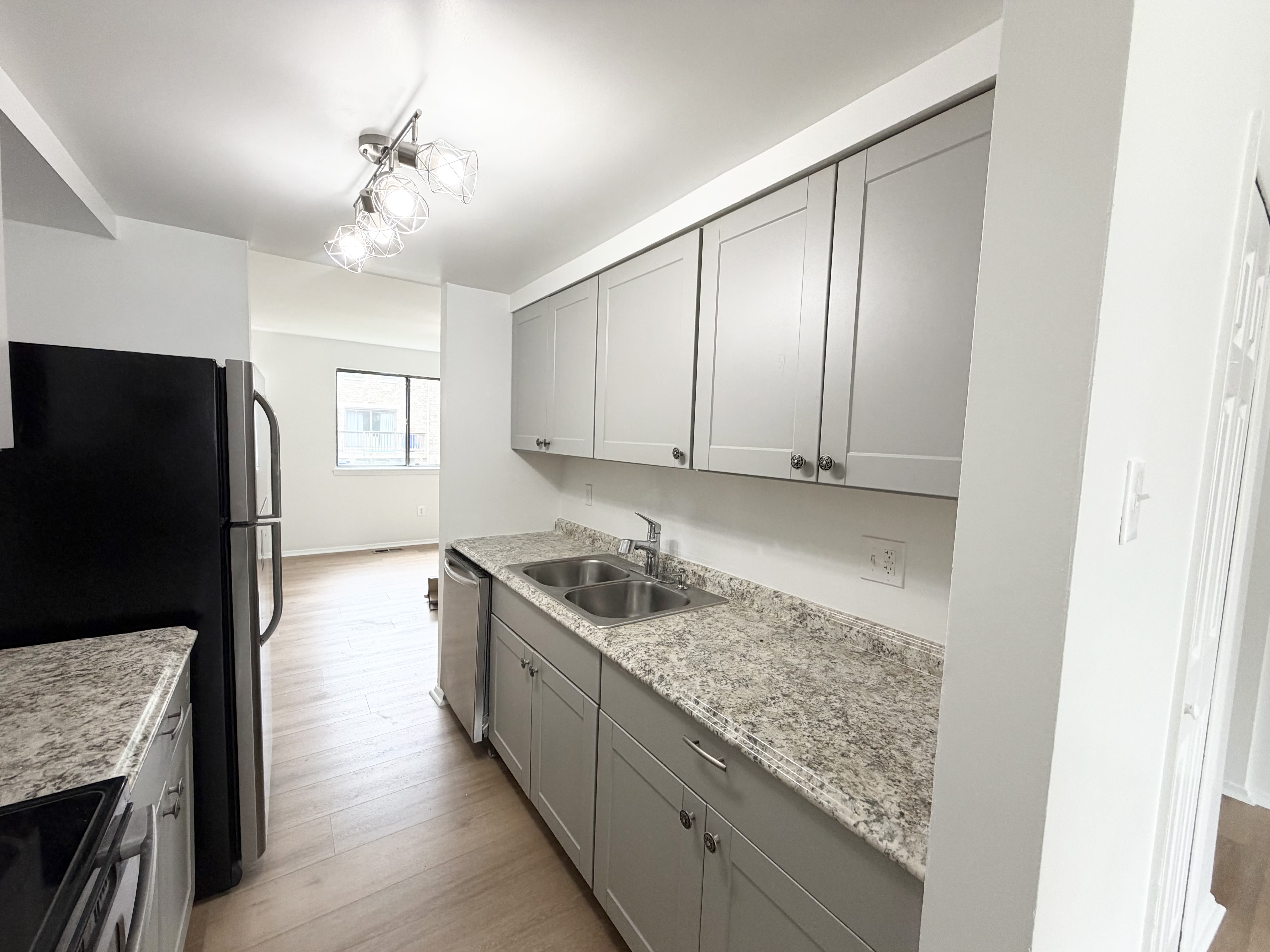 7038 Knighthood Lane – photo 4