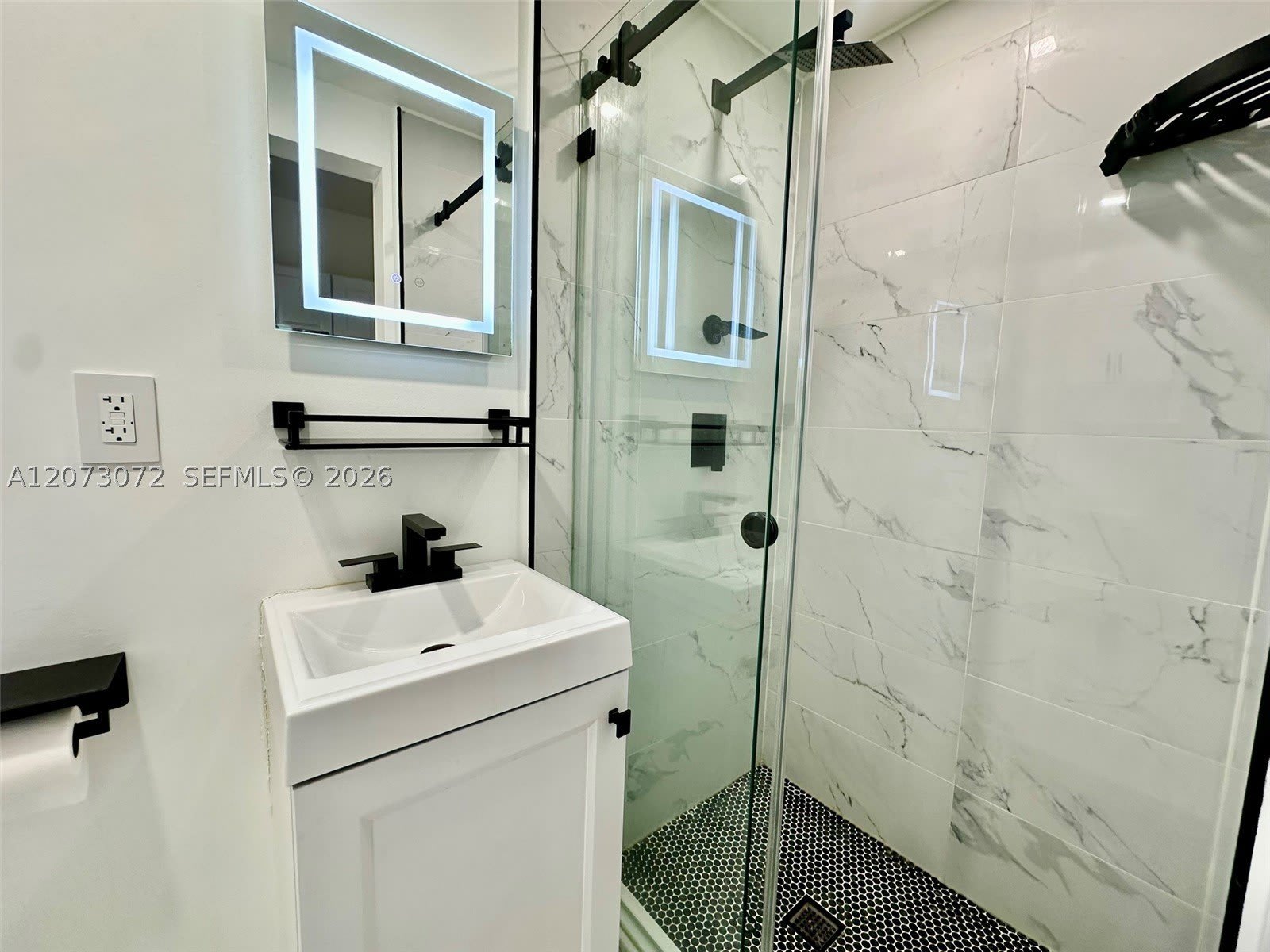 1309 NW 55th Ter – photo 4
