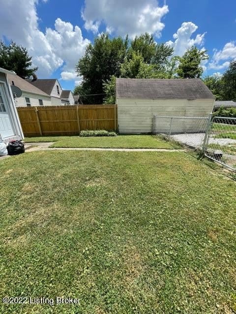 2138 Crittenden Dr – photo 2