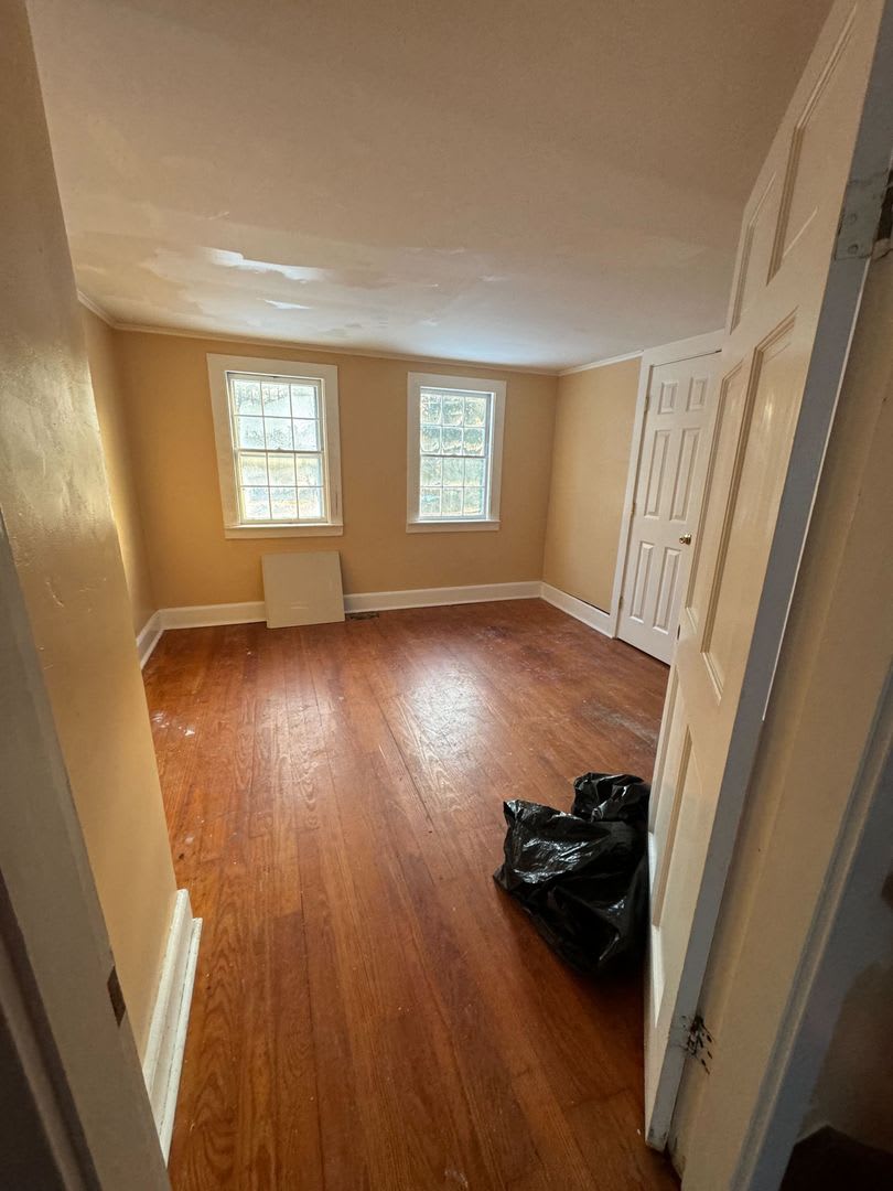 Cozy Two Story Home with Two Bathrooms – photo 4