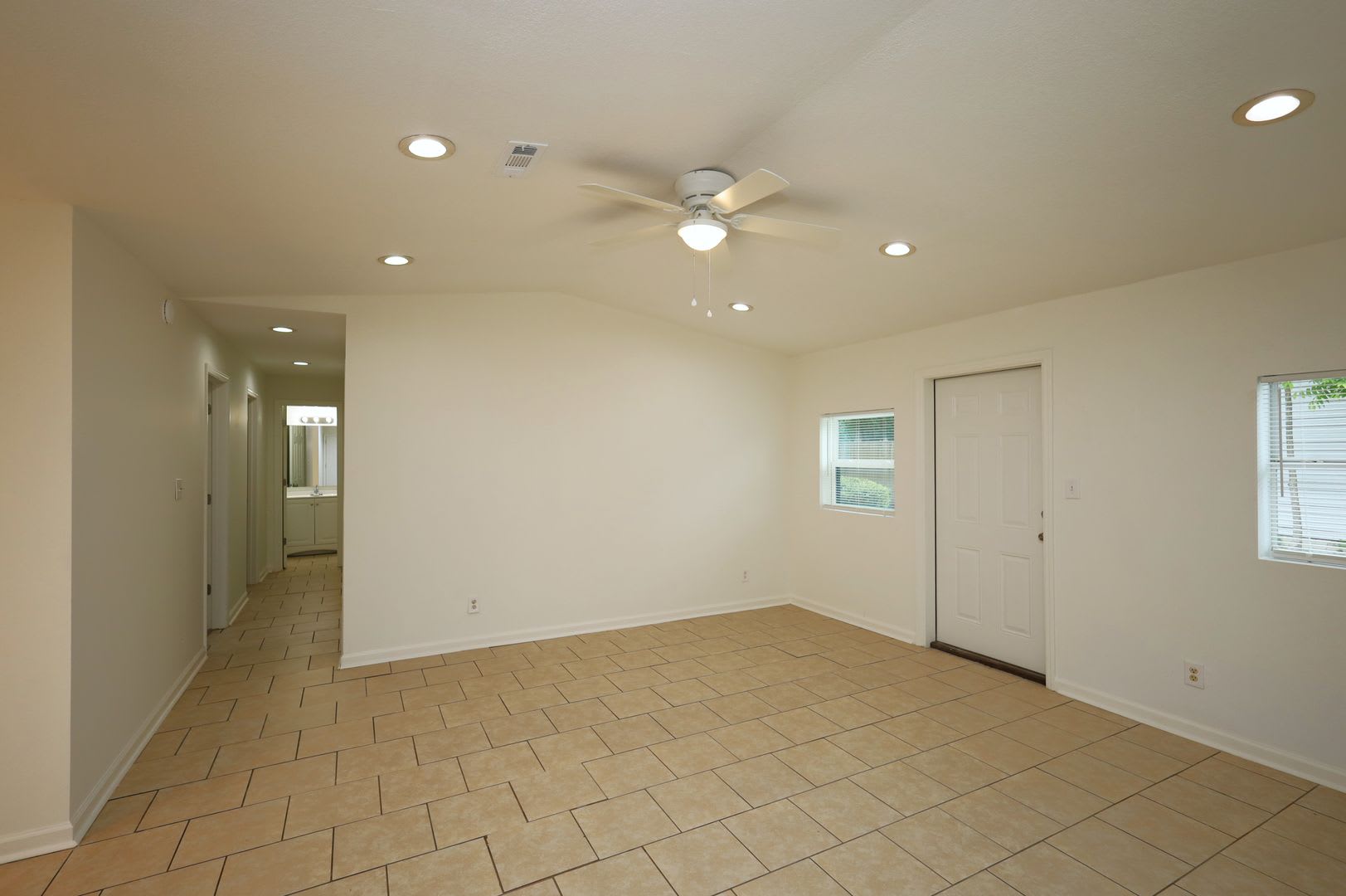 2816 Kirkwood Circle (HVP) – photo 2