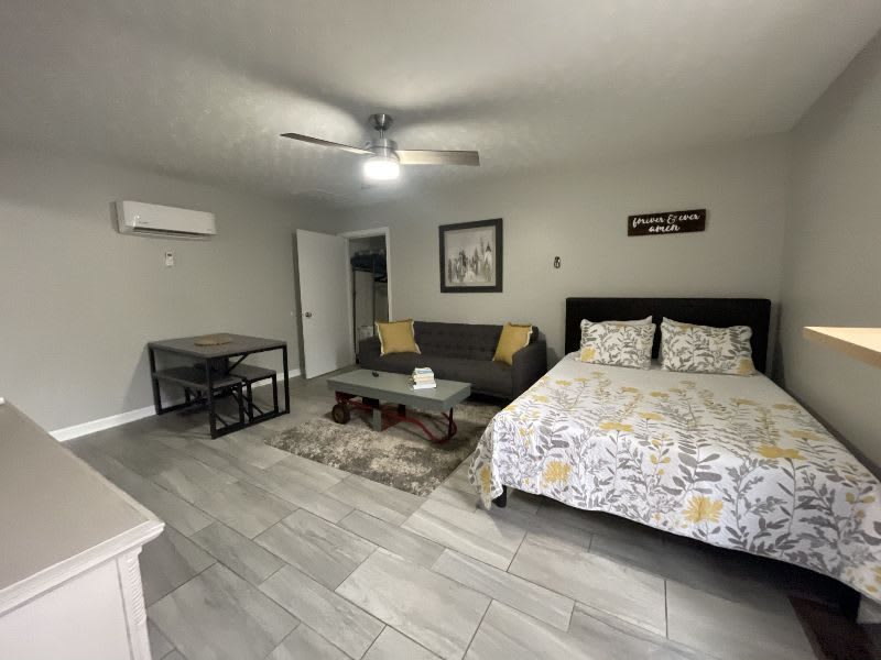 1238 S State Ave – photo 1