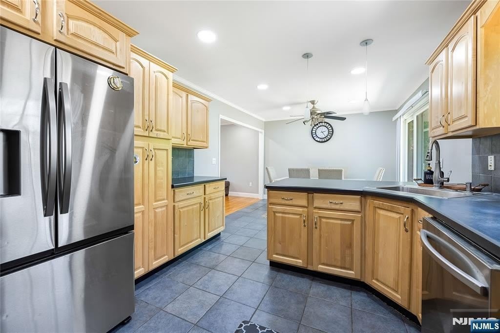 361 Walthery Avenue – photo 5