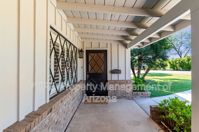 417 E Rose Ln – photo 3