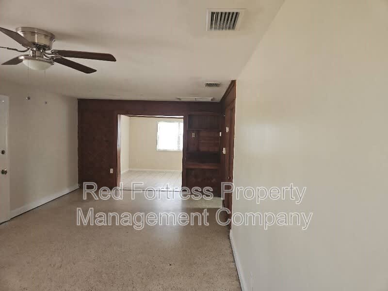 2530 Kennesaw St – photo 3