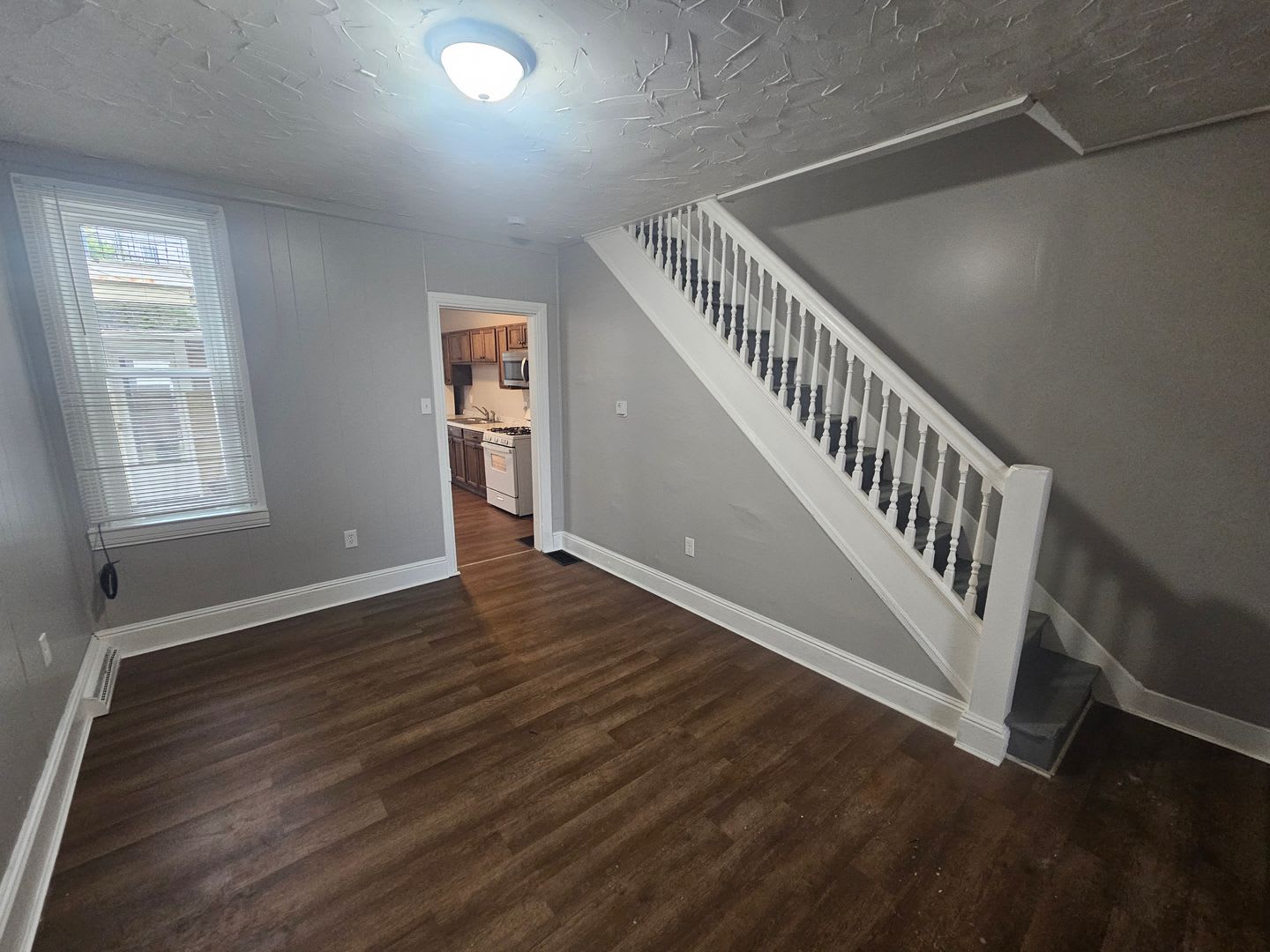 AVAILABLE FOR NOW!! 3BR/1BA!! – photo 4