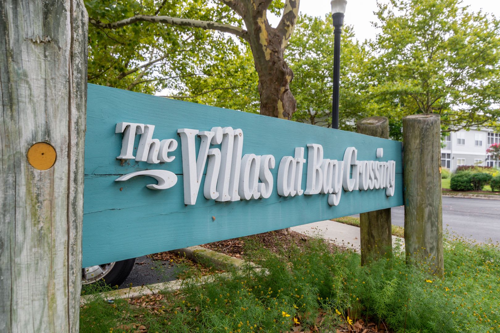 2nd floor condo in Villas at Bay Crossing with one car garage and community pool! – photo 1