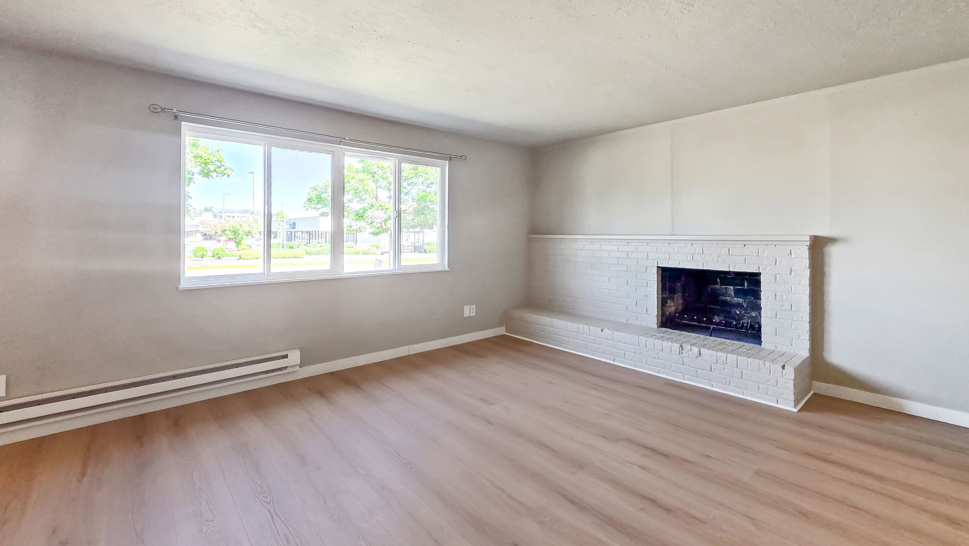 Updated 2 Bed 1 Bath In Fairwood Near Safeway – photo 3