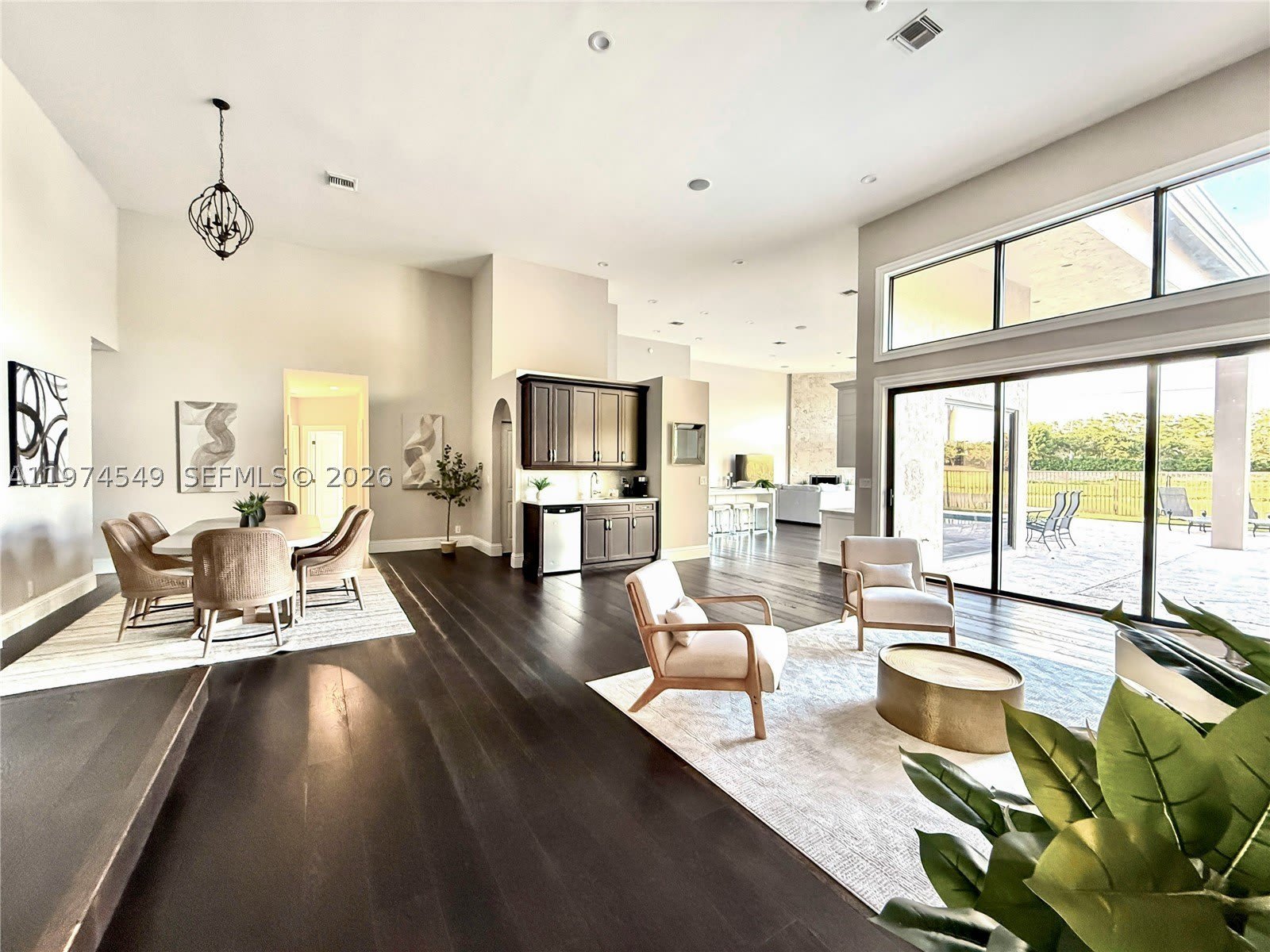 400 Alexandra Cir – photo 2
