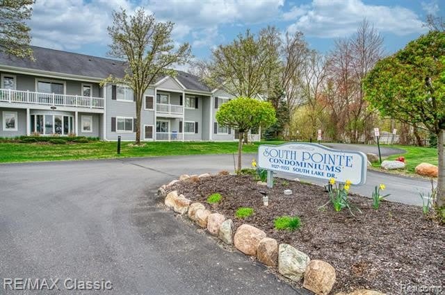 1155 S Lake Drive – photo 2
