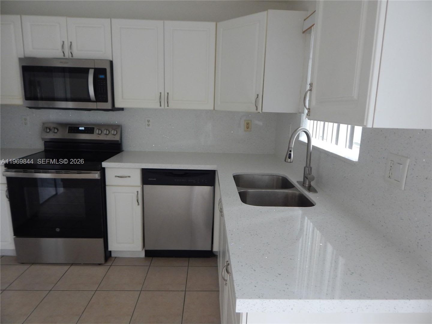 8986 W Flagler Street 9, Miami, FL 33174 – photo 2