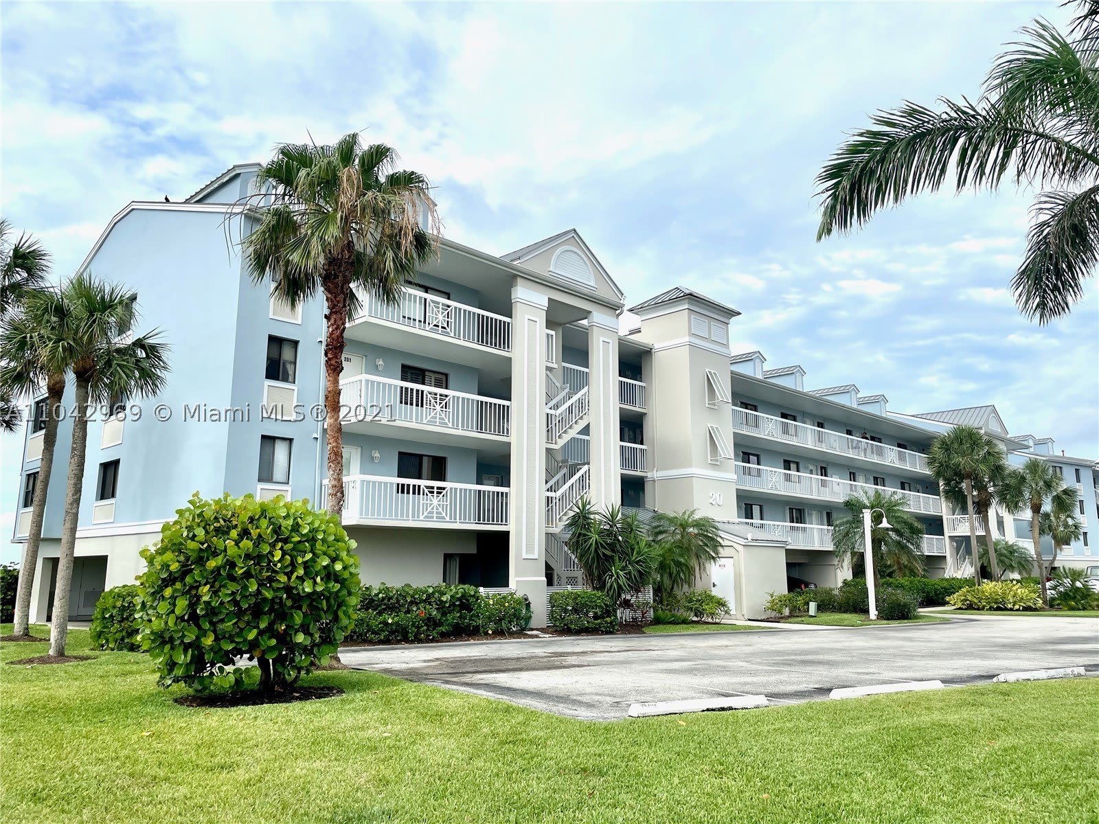 20 NE Plantation Rd – photo 1