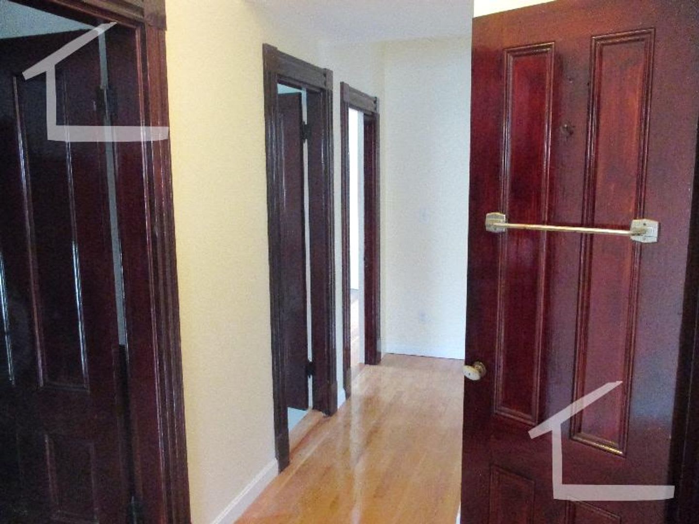 Large pet friendly, sunny, renovated 3 bed unit near Brookline Village. – photo 5