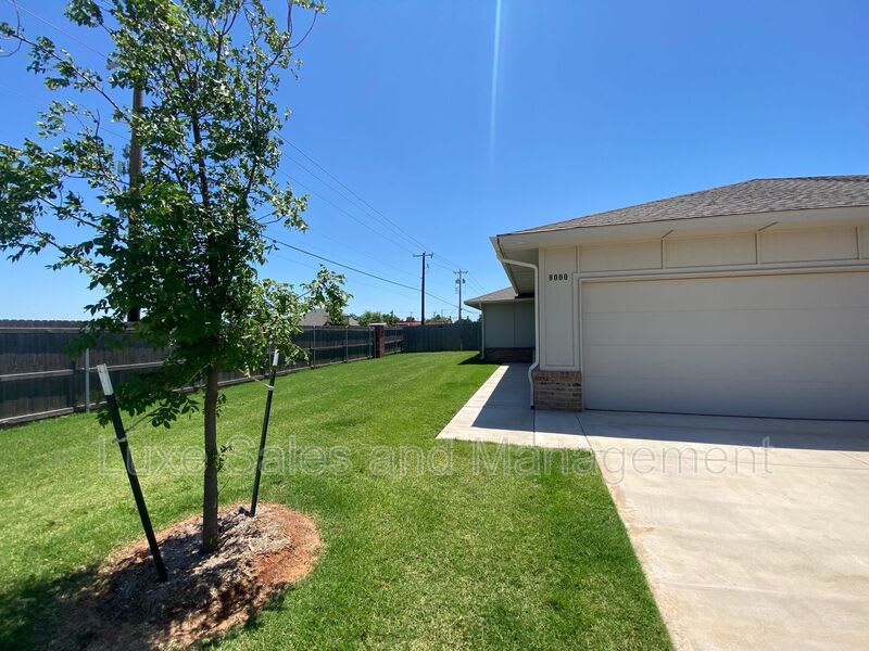 8000 NW 110th Dr – photo 1