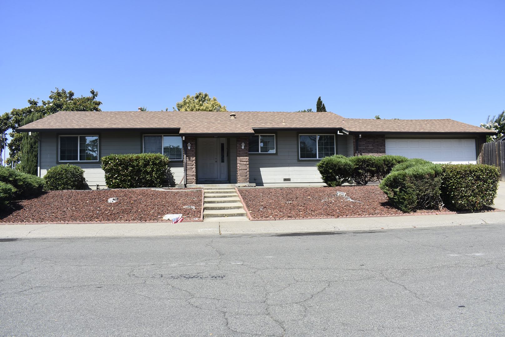 2880 Chiplay Street – photo 1