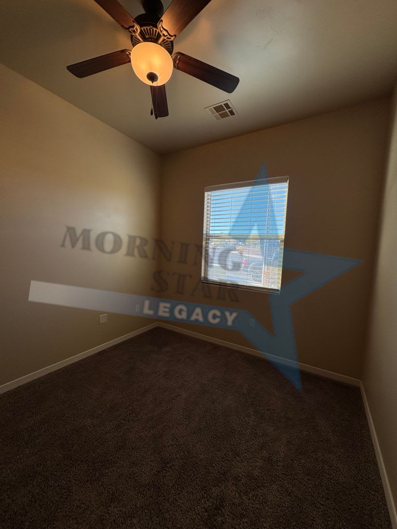 Beautifully Maintained 3 Bedroom With Solar – photo 3