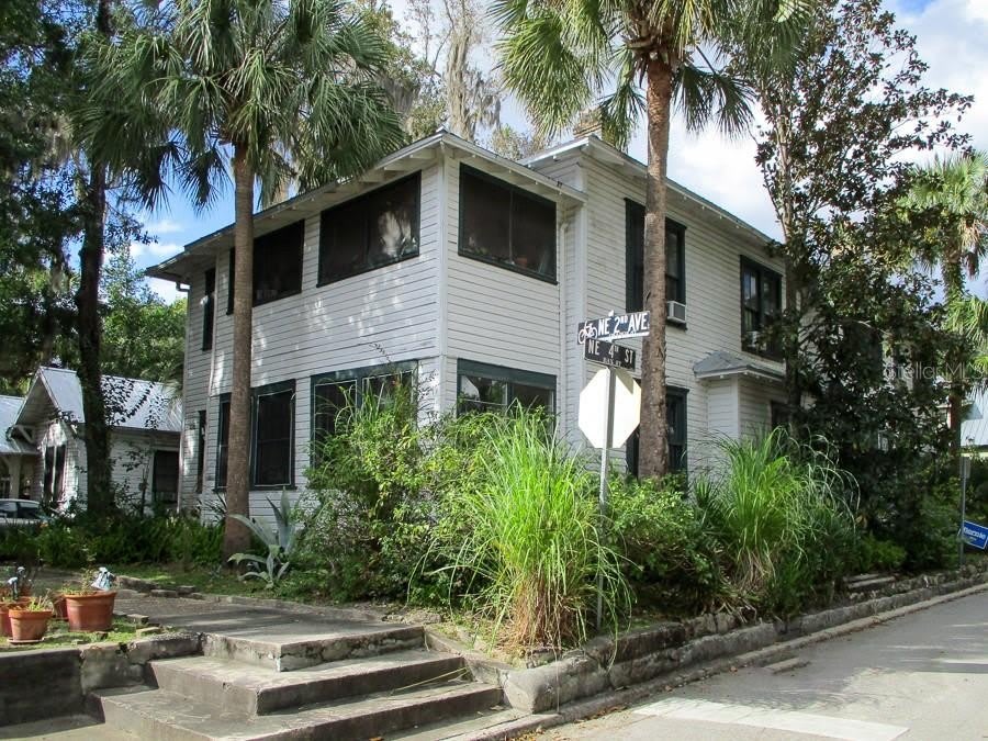318 NE 2ND Avenue – photo 1