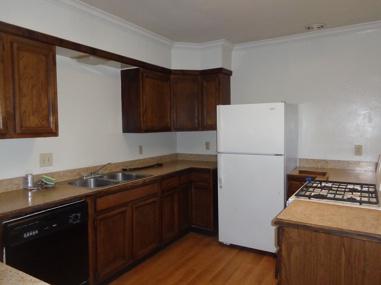 Three Bedroom Upper Crestline – photo 3
