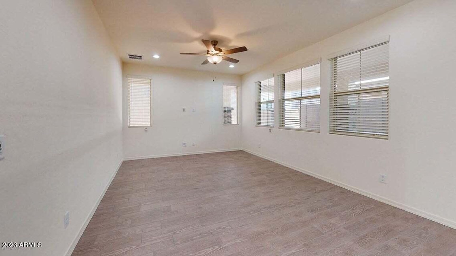 Beautiful 4 bedroom 3 bath home! – photo 5