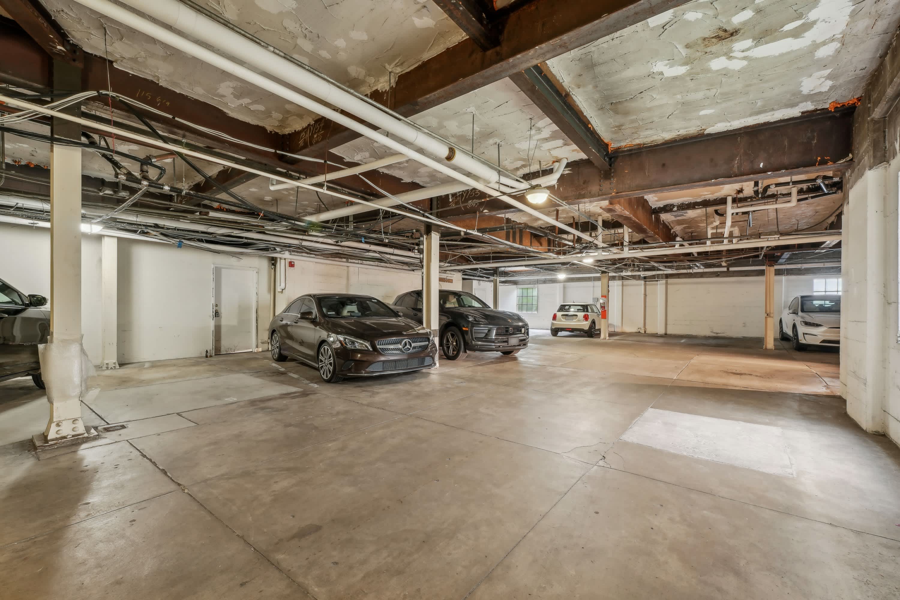 1660 Bay – photo 5