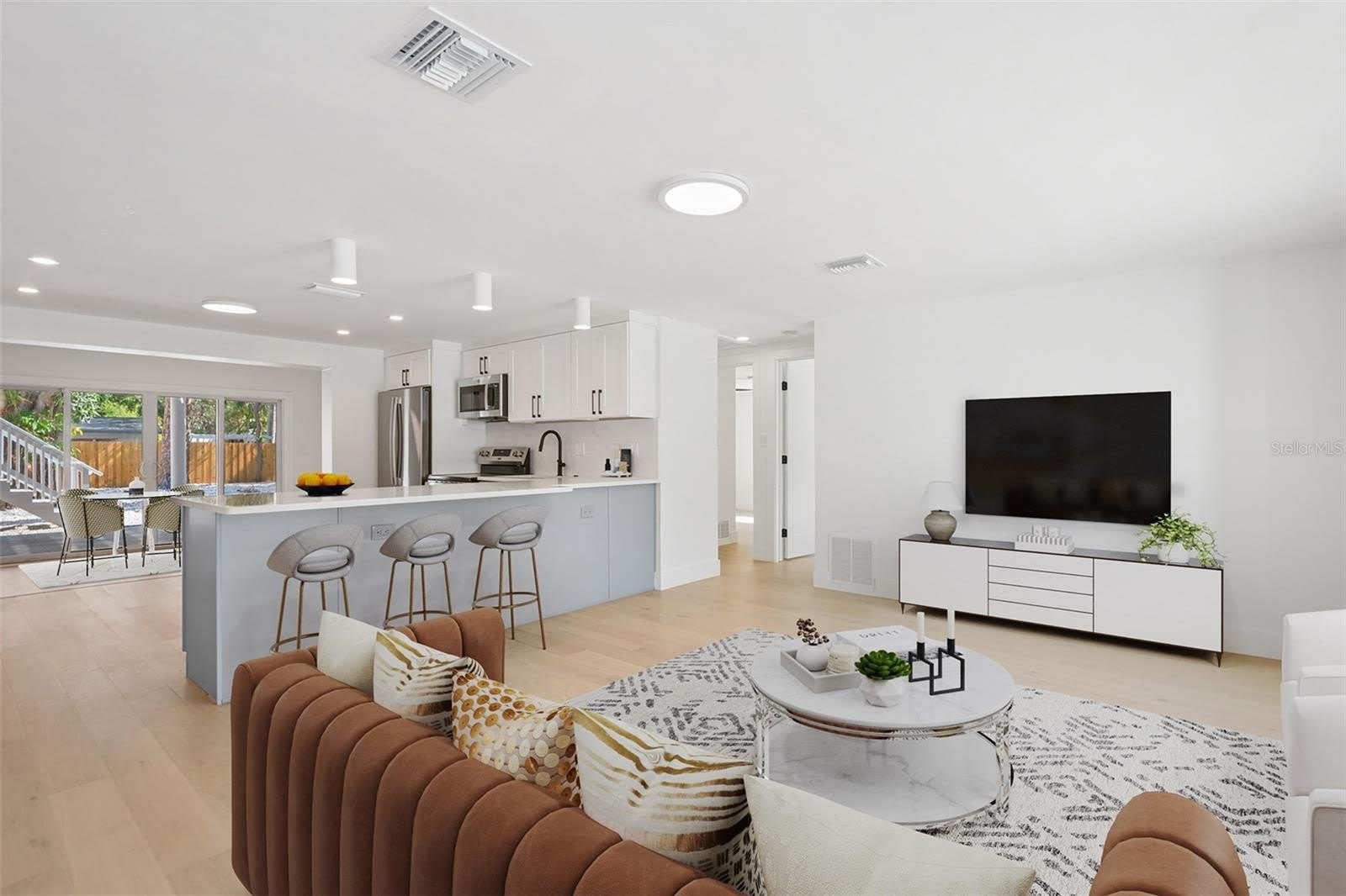 2655 Bay Street – photo 4