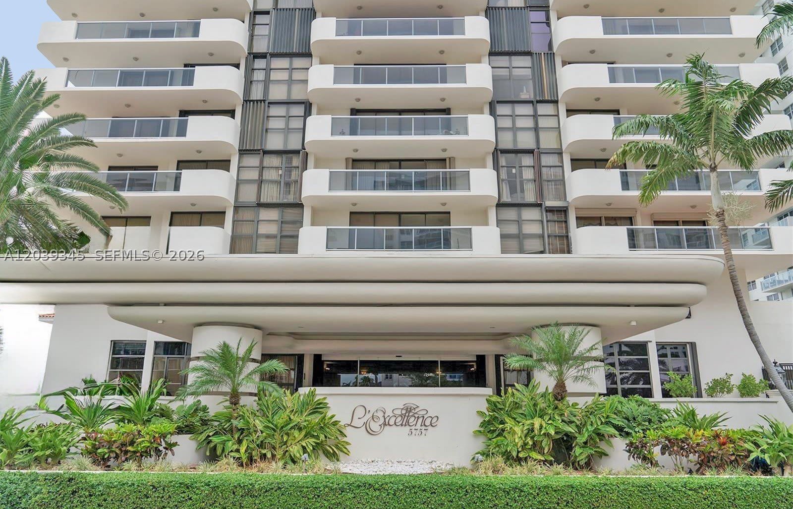 5757 Collins Ave – photo 3