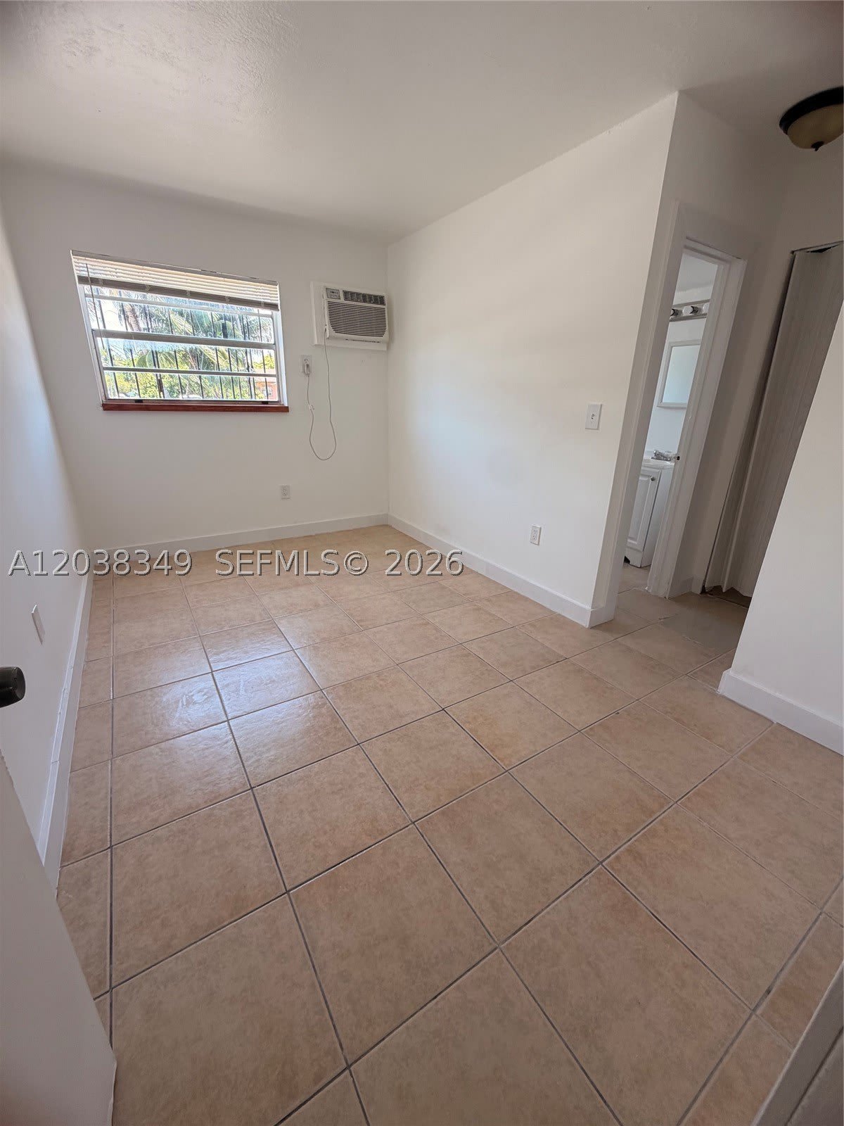 8450 NE Miami Ct – photo 4