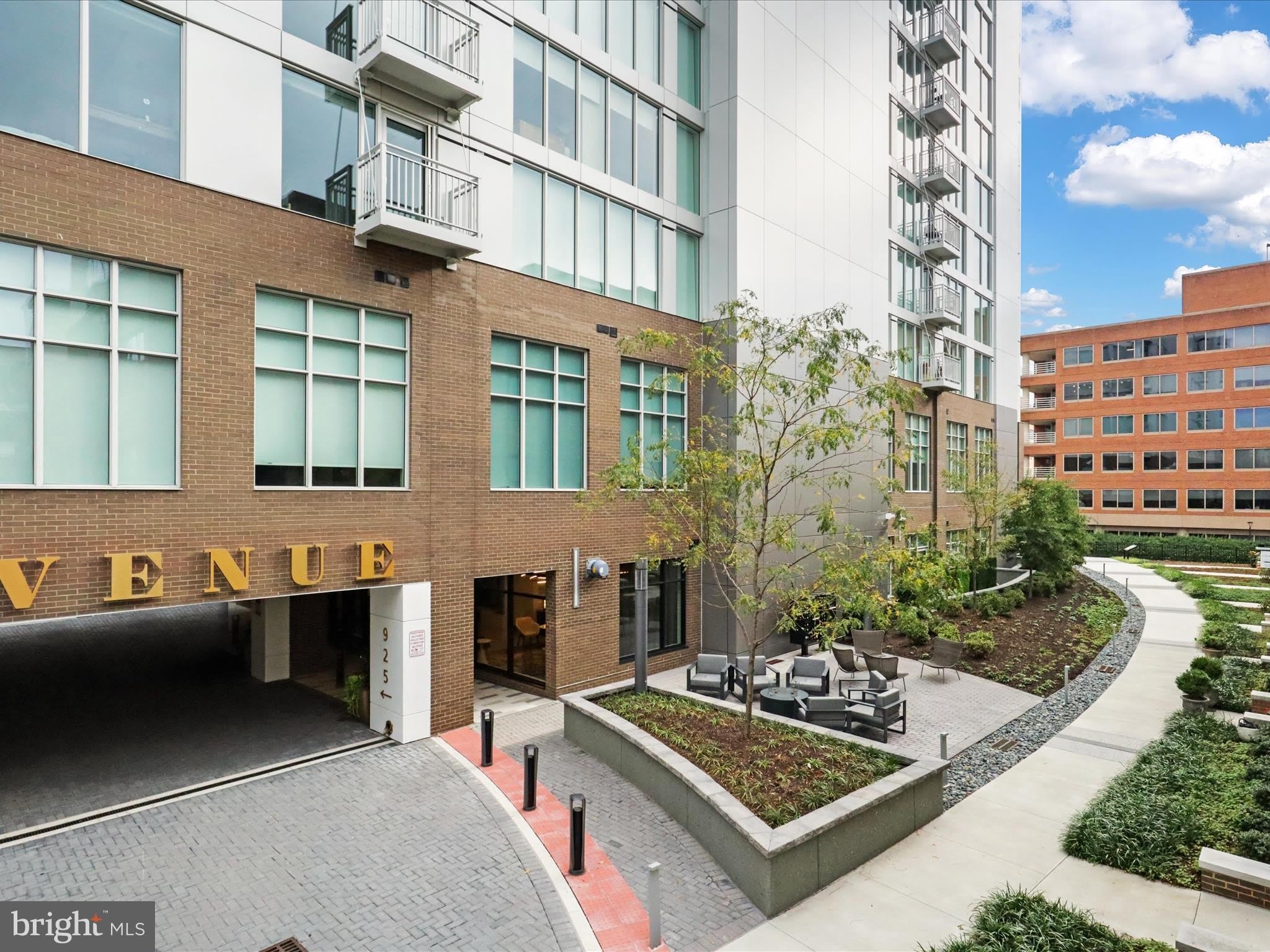 925 N FAIRFAX Street – photo 3