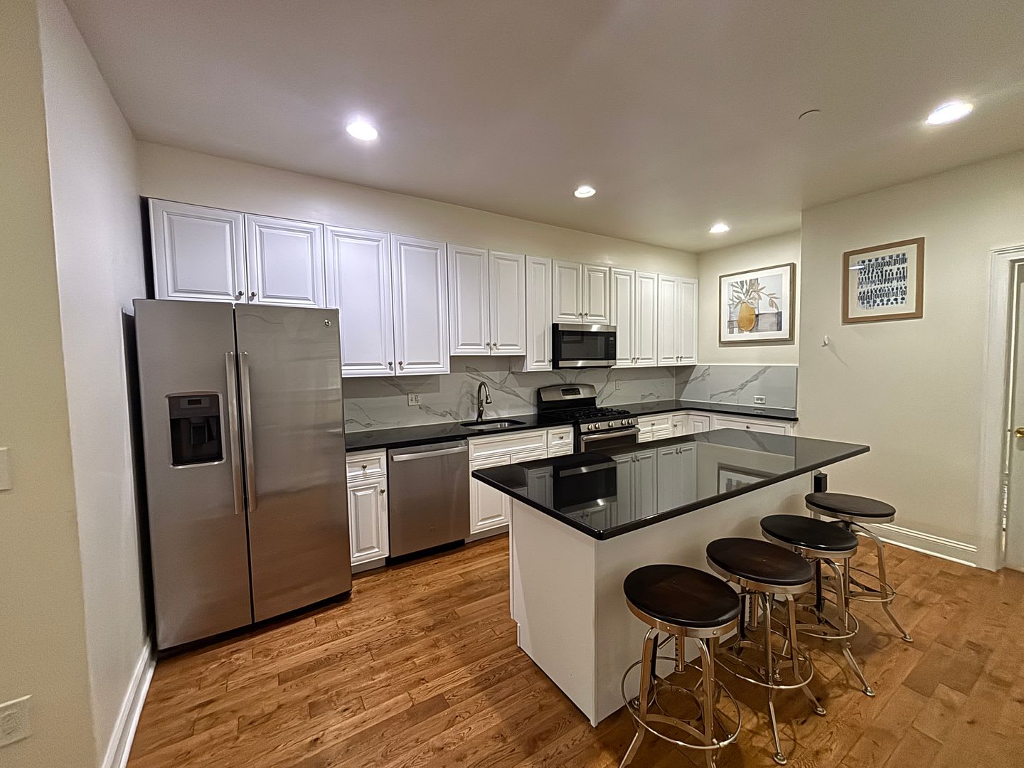 4080 Spring Garden st – photo 3