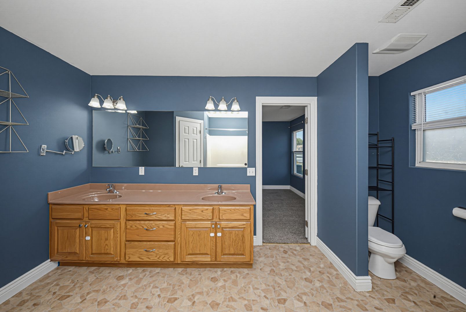 Please View 3D Virtual Walk-Through Before Scheduling a Showing – photo 2