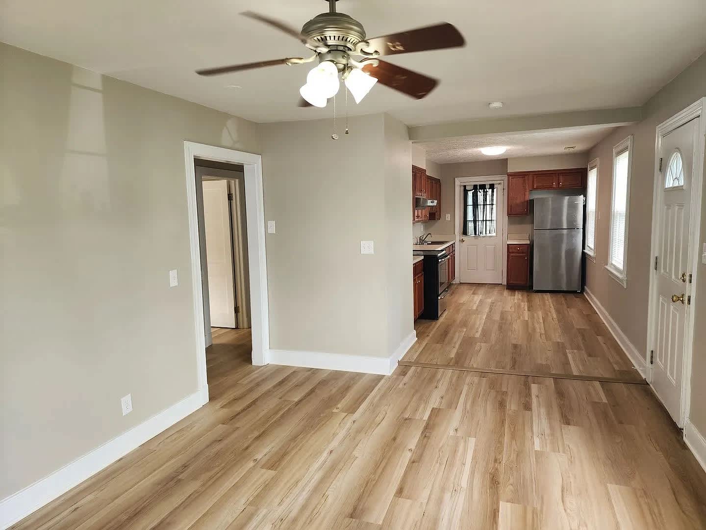 115 S Ivy Ave – photo 2