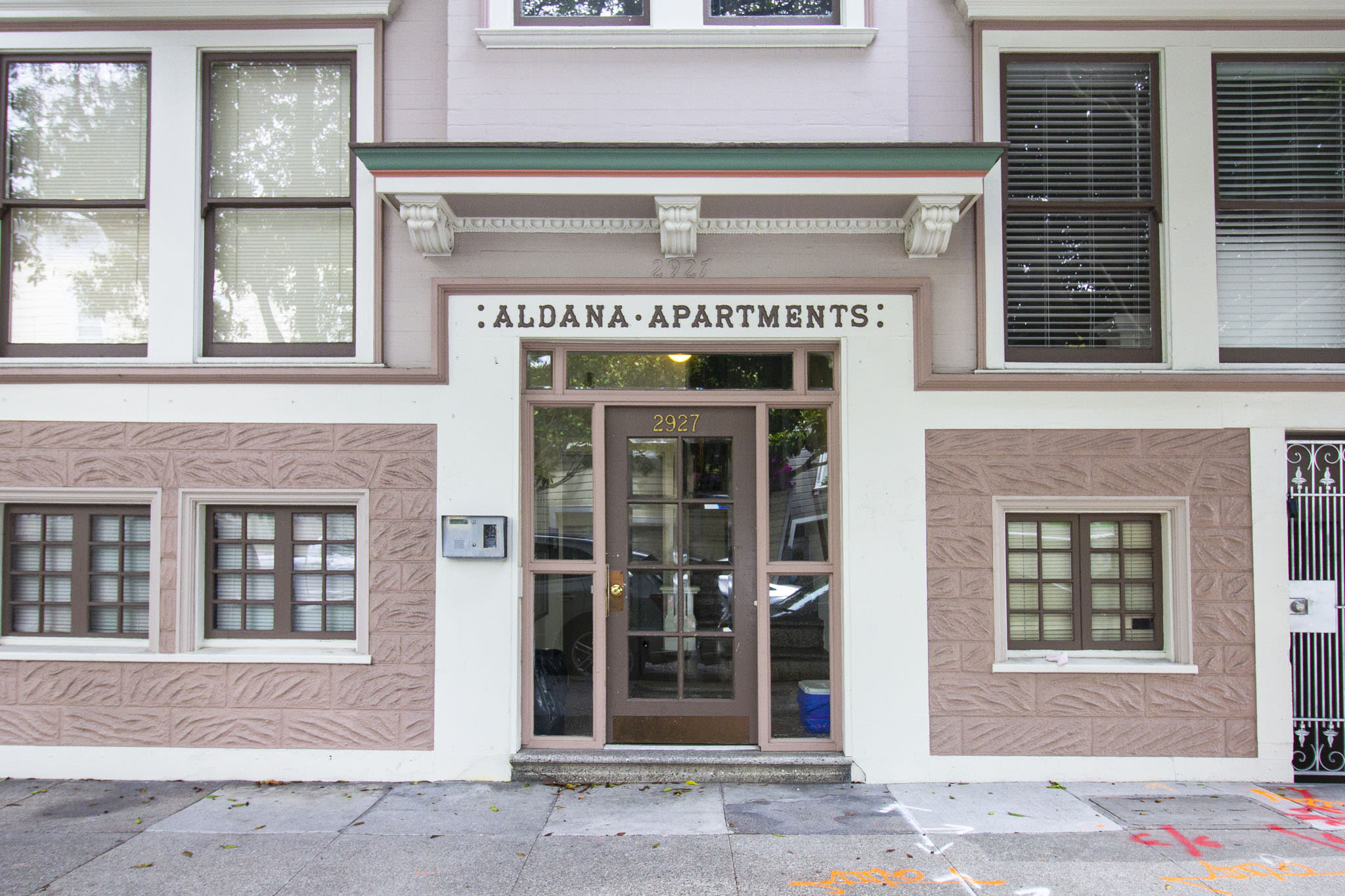 2927 Sacramento Street – photo 2