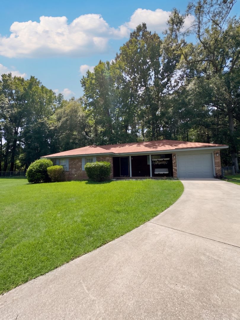 Rate Drop Alert Was 2200 Month And Summer Move In Special 500 Off 1St Month S Rent – photo 2