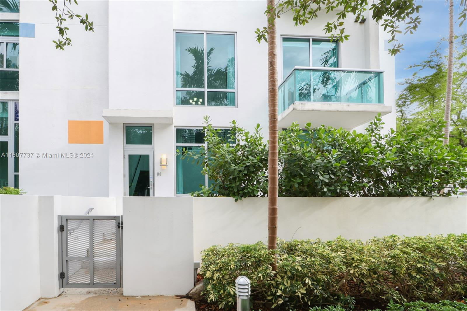 333 Northeast 24th Street – photo 1