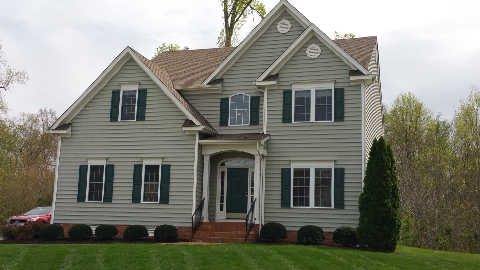 Stunning and Luxurious 4 Bedroom 2.5 Bath Home in the Crosspoint Subdivision – photo 2