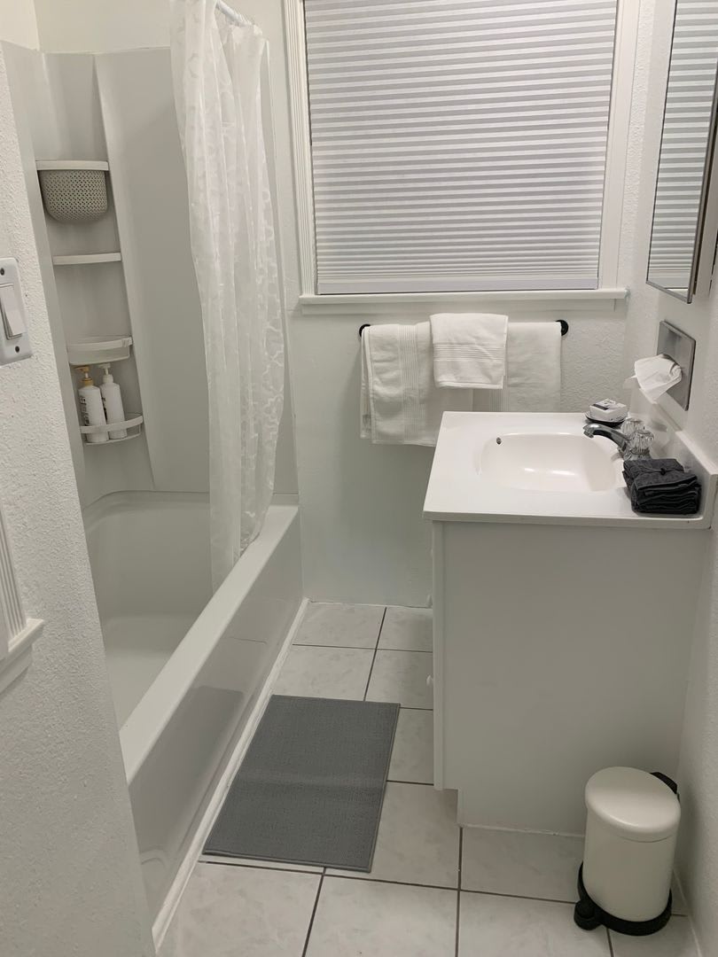 Fully Furnished 2 bedroom – photo 4