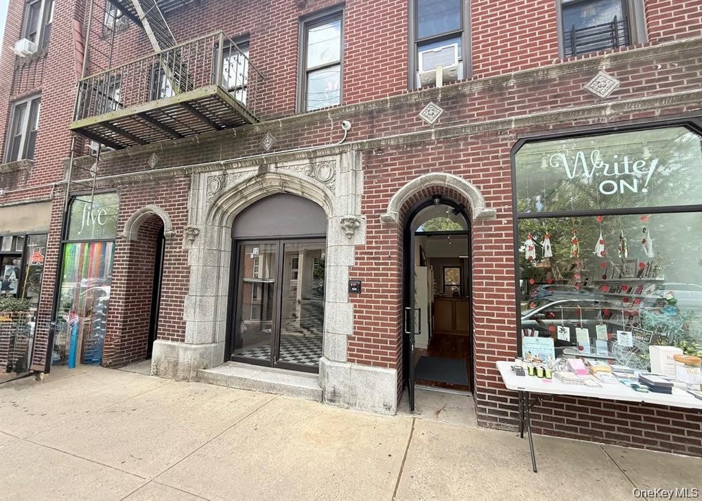 12 Chatsworth Avenue – photo 2
