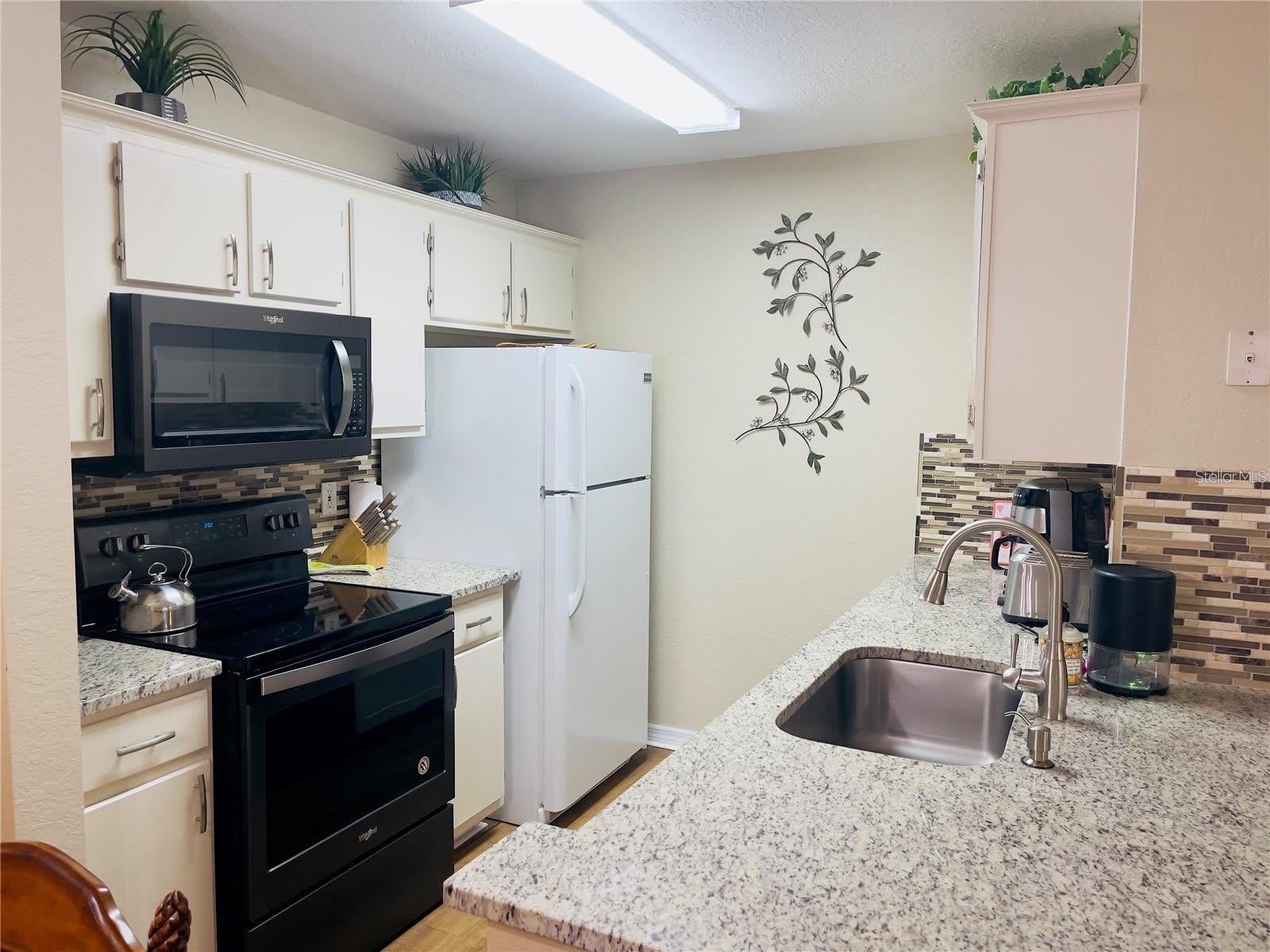 8815 Manor Loop – photo 4