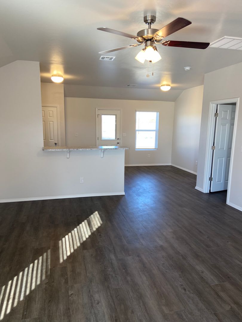 Coming Soon Pre Lease This Beautiful 3 Bedroom 2 Bath Home In Chisholm Creek – photo 4