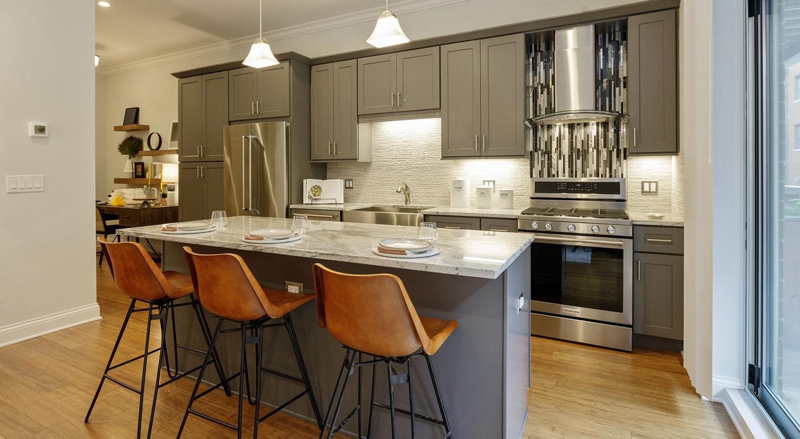 1031 W Monroe St – photo 1