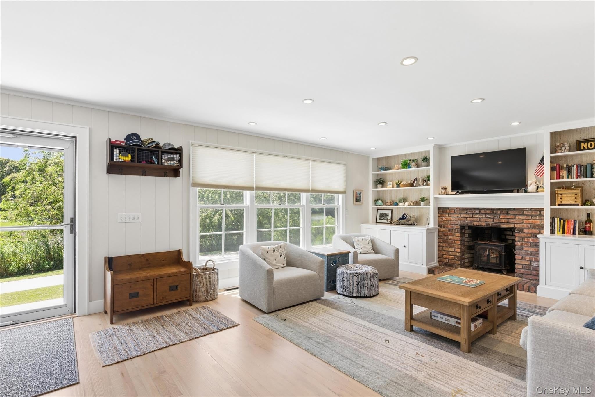570 Hippodrome Drive – photo 4