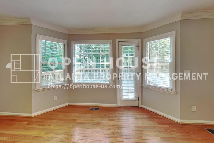 3371 Chatsworth Way – photo 3