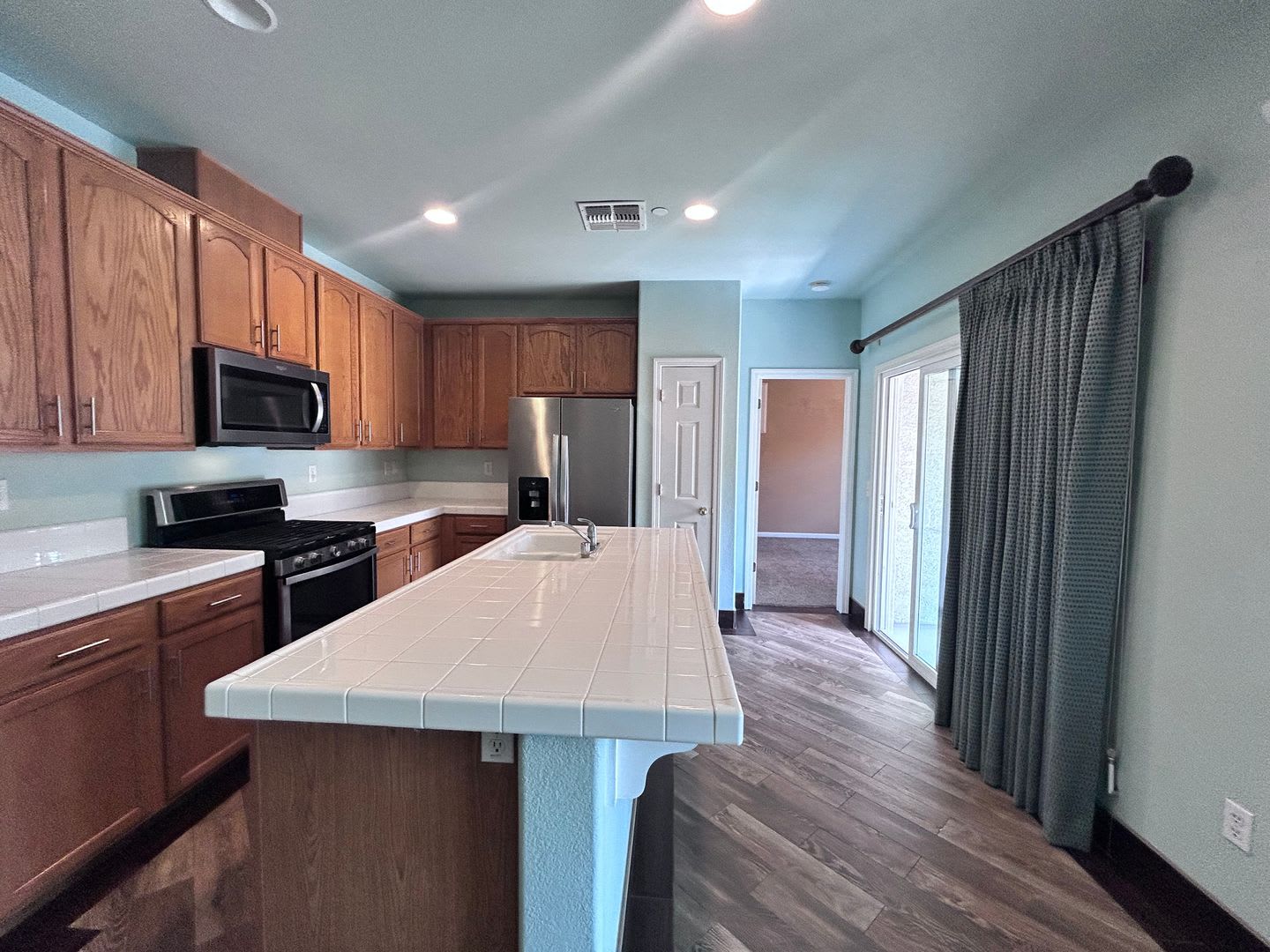 Welcome to our beautiful 2 bedroom 2 bathroom Condo in Folsom, CA! – photo 4