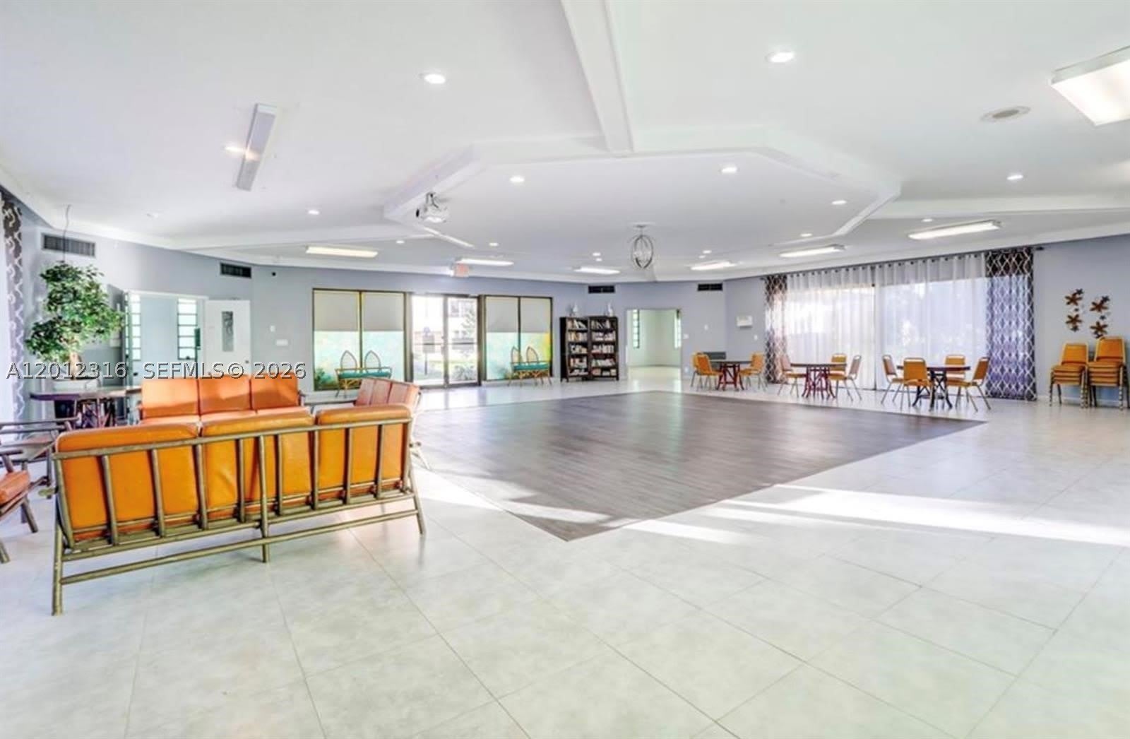 5031 W Oakland Park Blvd – photo 4