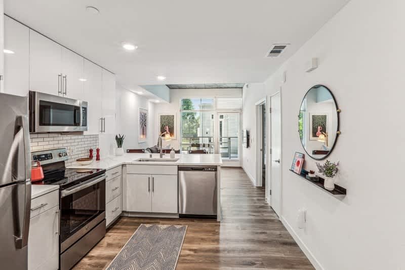 Link Apartments Four12 – photo 4